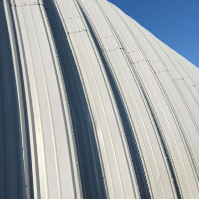 Malowanie dachu hali łukowej