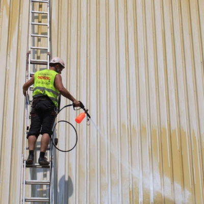 Malowanie elewacji blaszanej