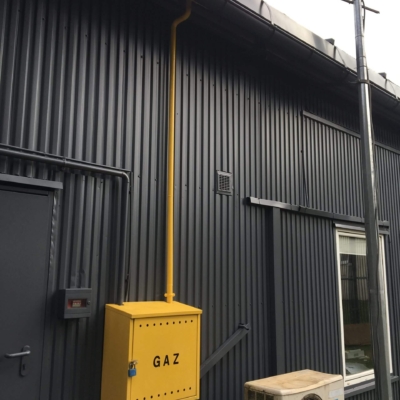 Zabezpiczenie przy malowaniu dachu hali przemysłowej