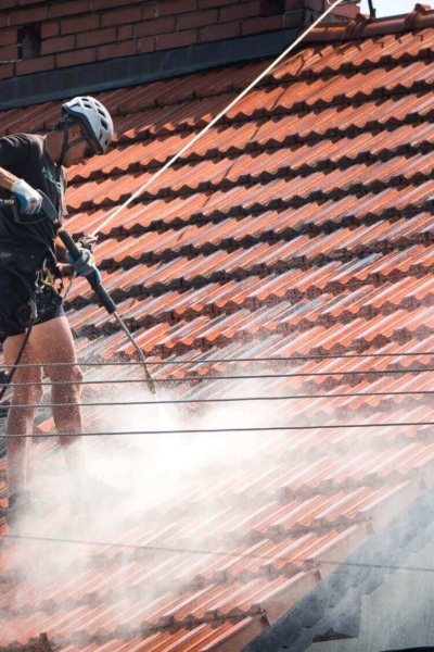 Czyszczenie ciśnieniowe dachówki ceramicznej