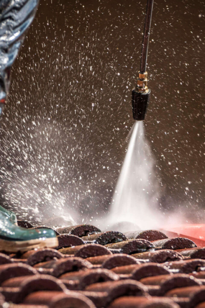 Mycie i czyszczenie dachówki