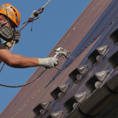 Malowanie natryskowe dachu na gorąco