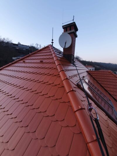 Pomalowany dach - Fragment